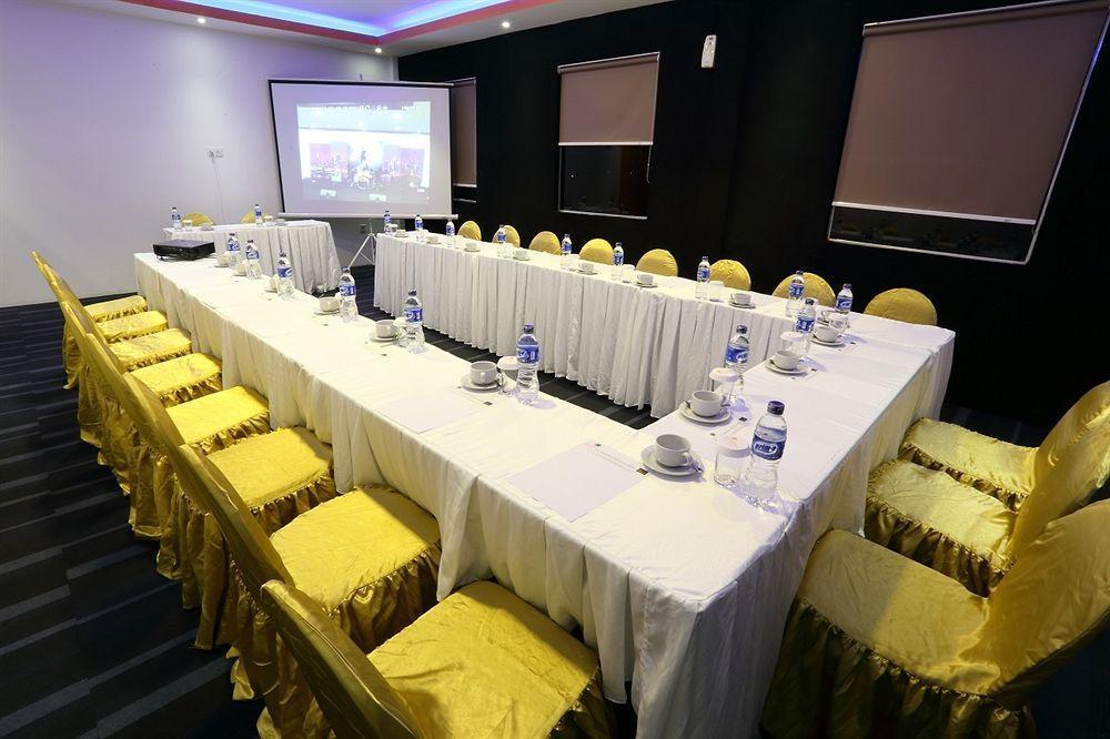 Miyanna Hotel Medan Exterior foto